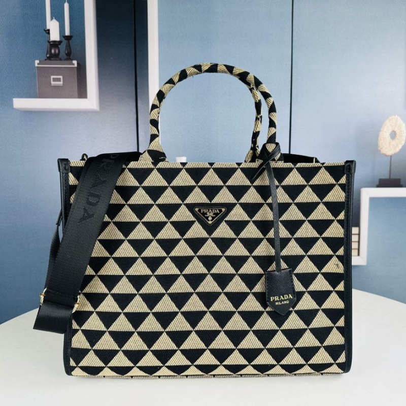 Pra*a shopping bags